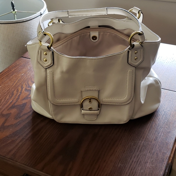 Coach purse, white leather, champagne lining - Picture 8 of 10